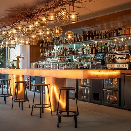 Hotel La Reine Jane 3*