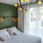 La Reine Jane Hotel