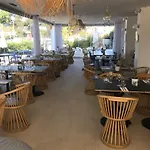 Hotel La Reine Jane 3*