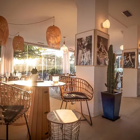 La Reine Jane Otel 2*