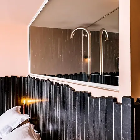 Hotel La Reine Jane 3*