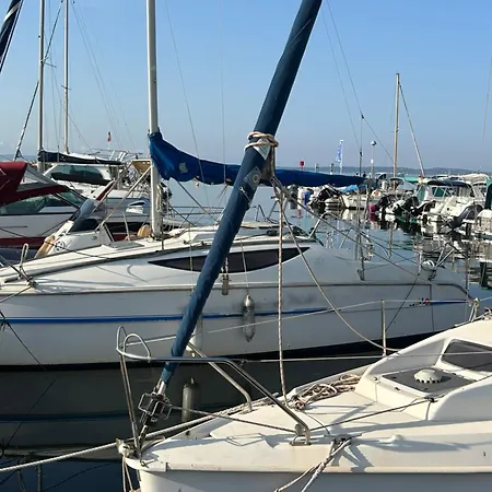 La Reine Jane Hotel 3*