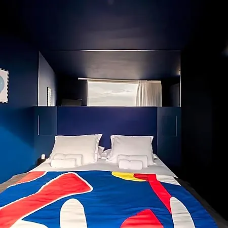 La Reine Jane Hotel