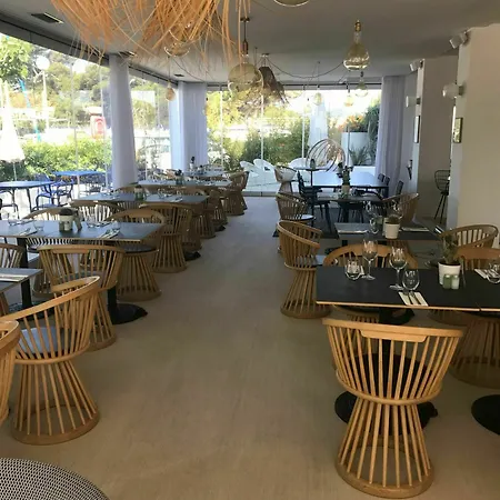 La Reine Jane Hotel