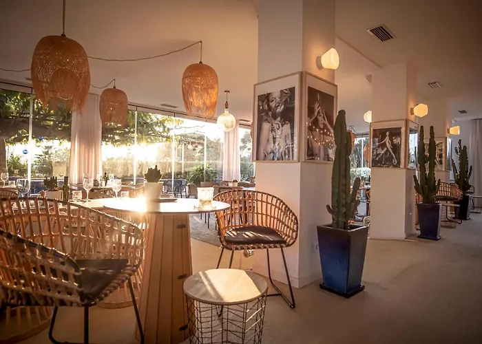 La Reine Jane Hotell 3*