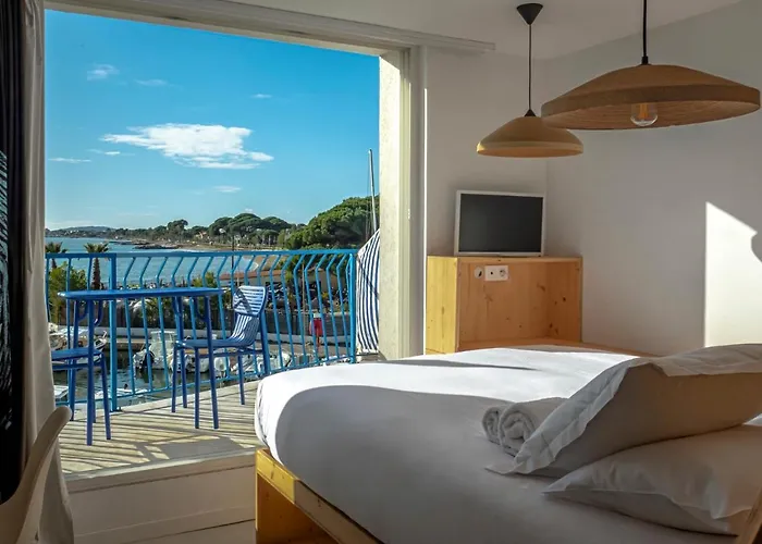 Hotell La Reine Jane Hyères