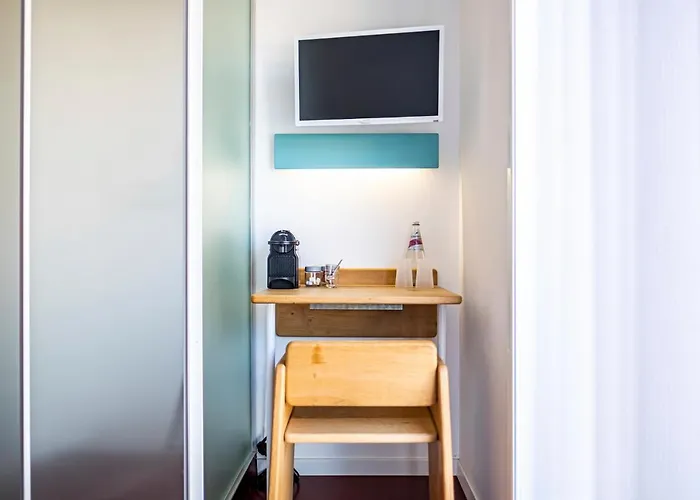 La Reine Jane Hotell